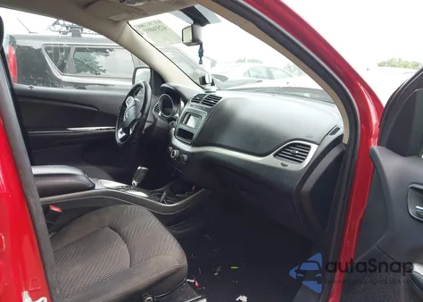 2015 Dodge Journey Sxt z USA, uszkodzony, nr VIN 3C4PDCBG6FT532007